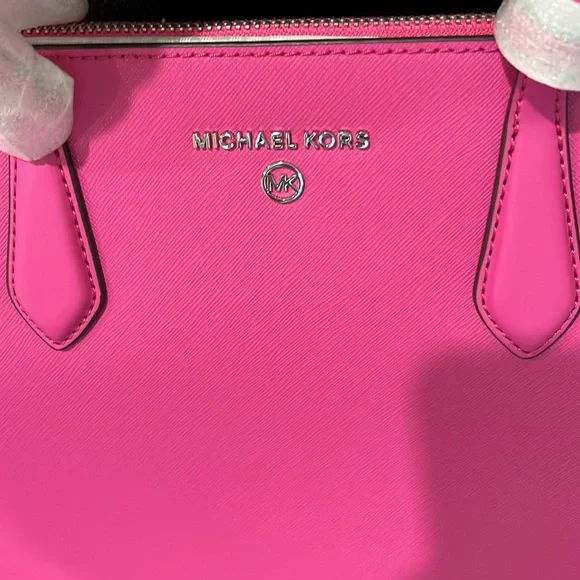 Michael Kors cerise leather Medium tote - Picture 3 of 11